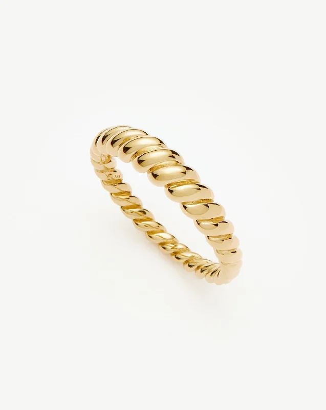 The Biggest Jewelry Sale Of The Year Is Here Fine Twisted Classic Ring | 14ct Solid Gold The Biggest Jewelry Sale Of The Year Is Here Fine Twisted Classic Ring | 14ct Solid Gold