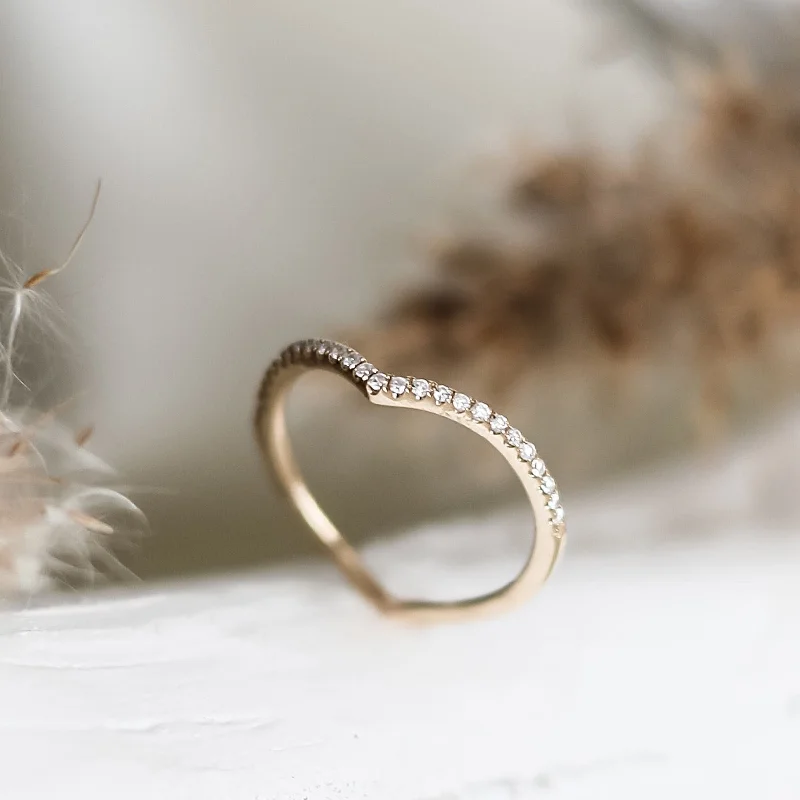 Trendy Minimalist Jewelry For Everyday Wear DELILAH  POINTED GOLD DIAMOND BAND