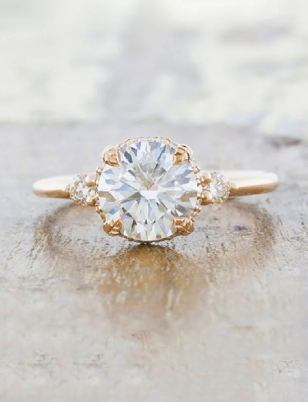 Last Chance To Grab Your Favorite Jewelry At A Discount Lebow - Round