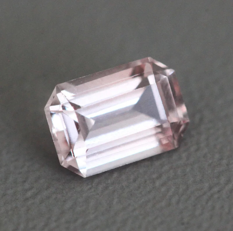 Modern Statement Jewelry For Bold Styling Loose 1.11 Ct Peach Octagon Sapphire