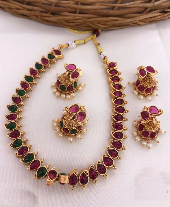 Discounted Jewelry For A Glamorous Look Latest Trending Design Kemp Green/Red Reversible necklace