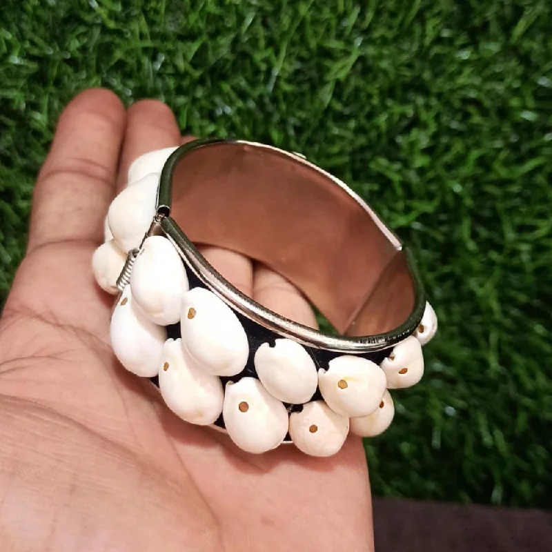 Jewelry Sale Alert – Shop Timeless Elegance Today Manisha Jewellery Oxidised Plated Shell Openable Kada Jewelry Sale Alert – Shop Timeless Elegance Today Manisha Jewellery Oxidised Plated Shell Openable Kada