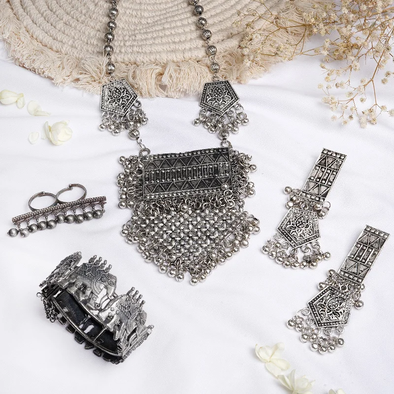 Special Jewelry Deals – Upgrade Your Collection Teejh Gurleen Silver Oxidised Jewelry Gift Set Special Jewelry Deals – Upgrade Your Collection Teejh Gurleen Silver Oxidised Jewelry Gift Set