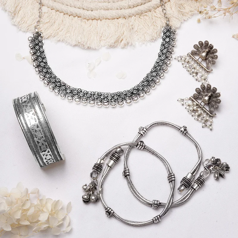 Shop Dazzling Jewelry With Special Promotional Discounts Teejh Hemadri Silver Oxidised Jewelry Gift Set Shop Dazzling Jewelry With Special Promotional Discounts Teejh Hemadri Silver Oxidised Jewelry Gift Set