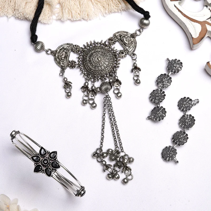Bestselling Jewelry At Special Promotional Rates Teejh Manjyot Silver Oxidised Jewelry Gift Set Bestselling Jewelry At Special Promotional Rates Teejh Manjyot Silver Oxidised Jewelry Gift Set