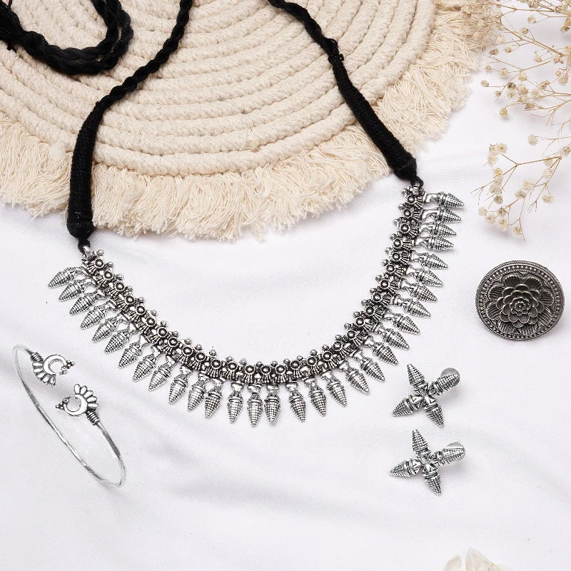 Trending Jewelry Now Available At Exclusive Prices Teejh Raahi Silver Oxidised Jewelry Gift Set Trending Jewelry Now Available At Exclusive Prices Teejh Raahi Silver Oxidised Jewelry Gift Set