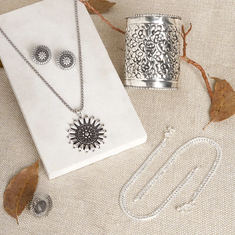 Handmade Pearl Jewelry For Timeless Elegance Teejh Sringeri Oxidised Silver Jewellery Gift Set Handmade Pearl Jewelry For Timeless Elegance Teejh Sringeri Oxidised Silver Jewellery Gift Set