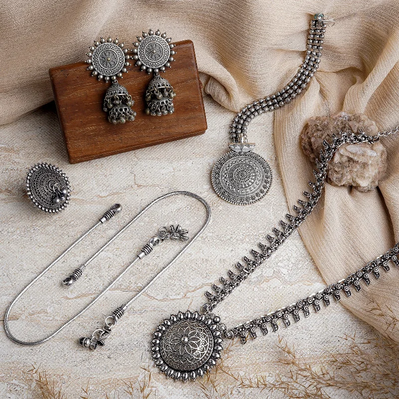 Shop Elegant Jewelry At Unbeatable Prices Teejh Stuti Silver Oxidised Jewelry Gift Set Shop Elegant Jewelry At Unbeatable Prices Teejh Stuti Silver Oxidised Jewelry Gift Set