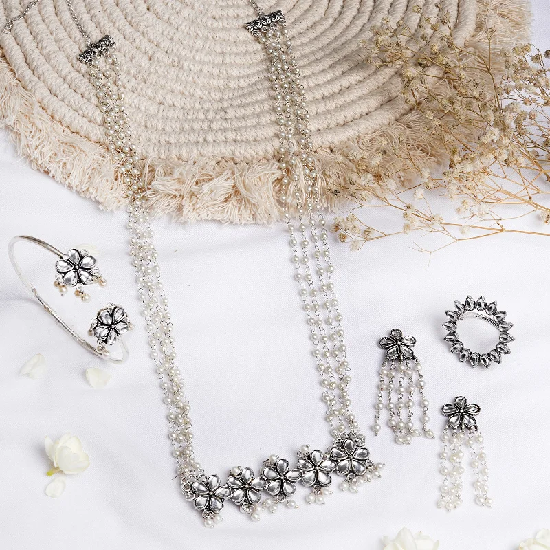 Shop Stylish Jewelry Now And Save Big Teejh Vyakhai Silver Oxidised Jewelry Gift Set Shop Stylish Jewelry Now And Save Big Teejh Vyakhai Silver Oxidised Jewelry Gift Set